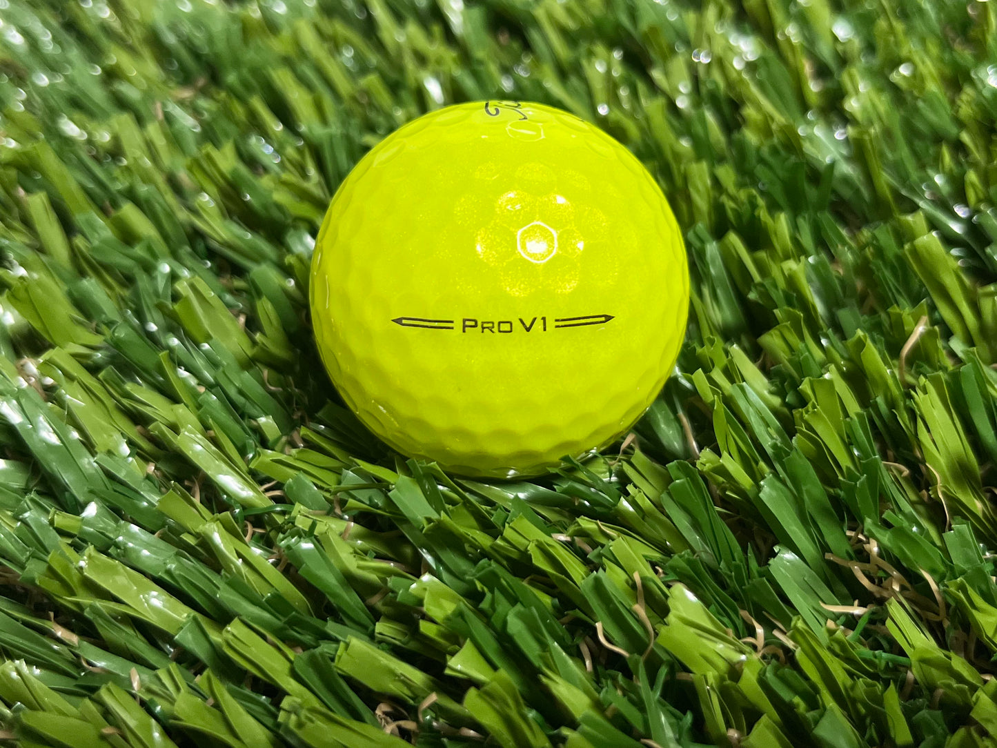 Titleist Pro V1 Yellow 2023 - Dozen in Mesh Bag